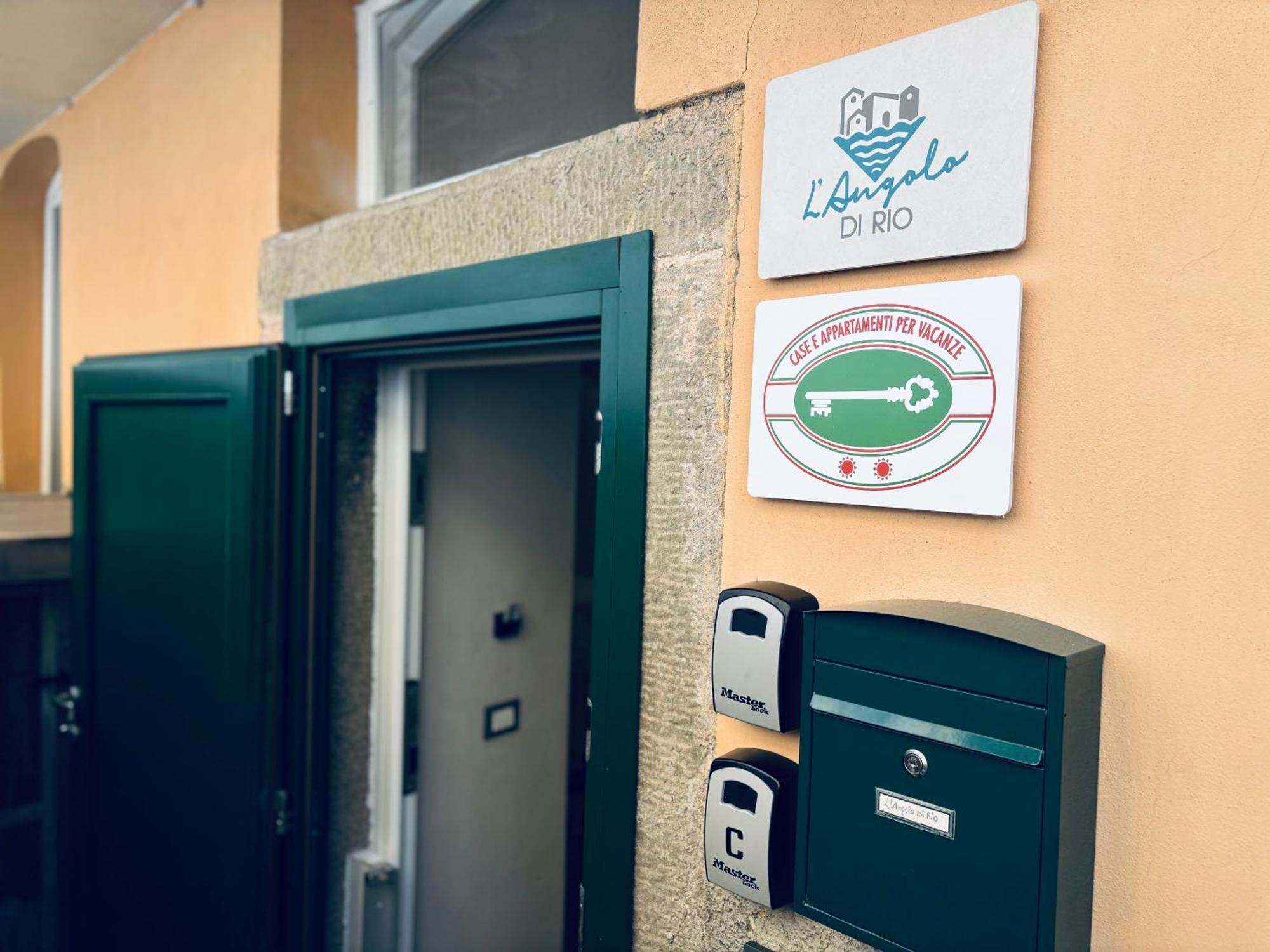 Angolo Segreto Di Riomaggiore, Senza Scale Perche La Fatica Non Deve Privarti Della Magia, Check In 24 Ore Su 24 Luaran gambar